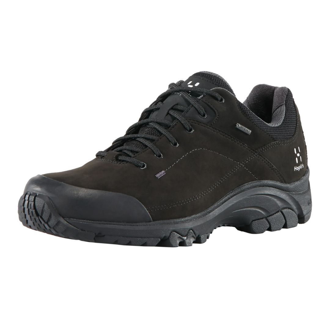 Haglöfs Ridge GTX Low Men True Black Haglöfs Ridge GTX Low i svart skinn, låg vandringssko för herr med kraftig sula och snörning