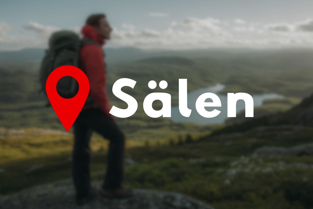 Guide till vandring i Sälen Vildmarknaden.se Vandrare i fjällen med Sälen-logga och utsikt över sjö och skog