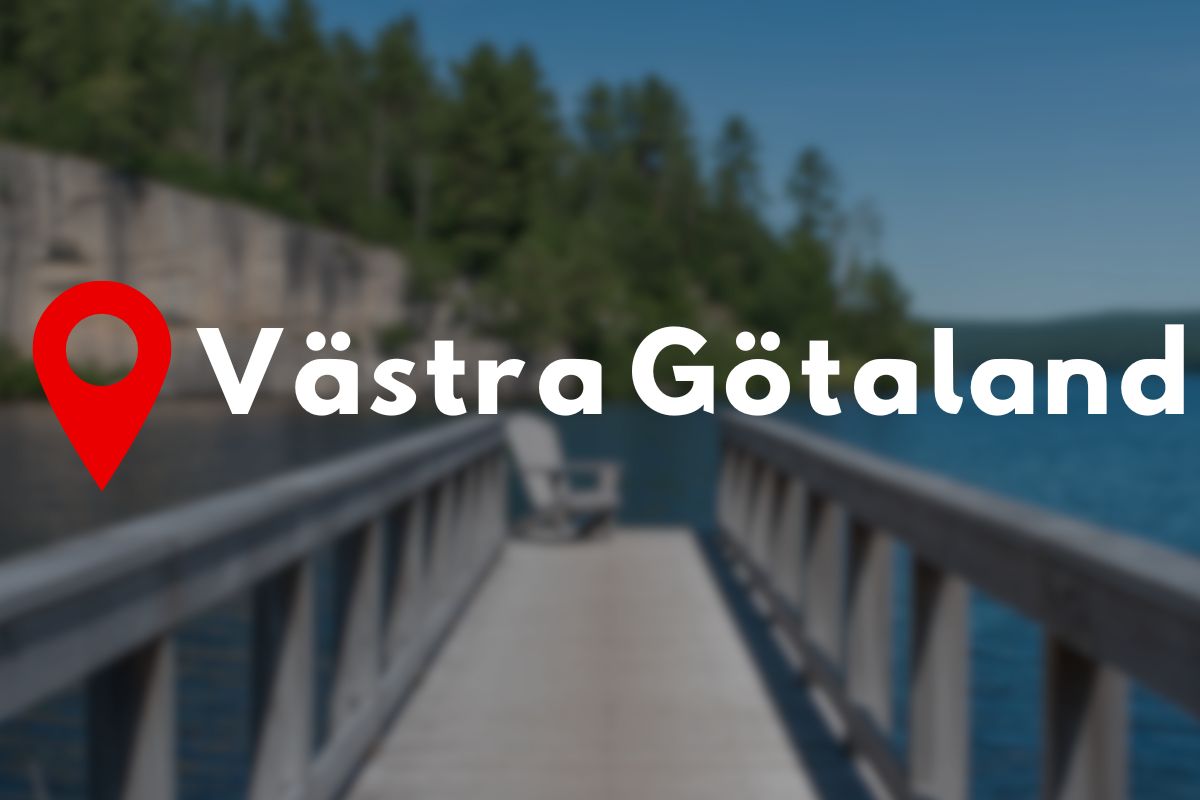 Västra götaland vandringstips Vildmarknaden.se Brygga vid sjö i Västra Götaland med texten "Västra Götaland" och röd platsmarkör.